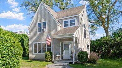Building Photo - 152 Tuckerman Ave