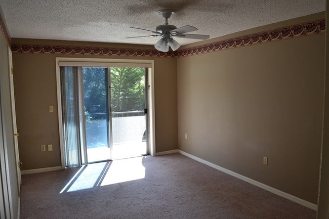 Interior Photo - 609 N Eola Dr