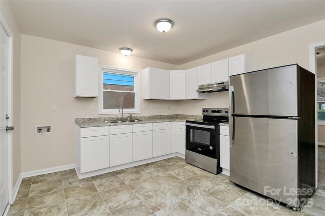 Building Photo - 518 Echodale Dr