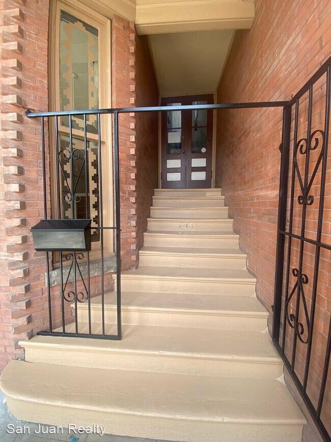 Foto del edificio - 2 br, 1 bath House - 105 1/2 S. Main St.