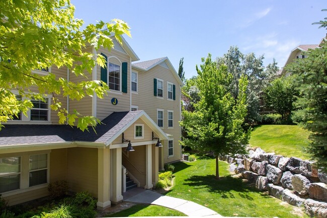 Building Photo - The Bluffs Apartments