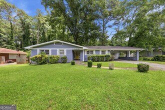 Building Photo - 3150 Dogwood Dr