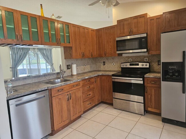 Foto del edificio - 5220 Rosen Blvd