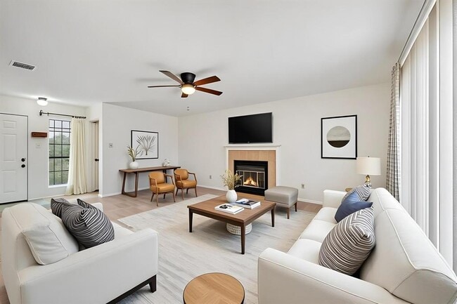 Foto del edificio - 11918 Snow Finch Rd