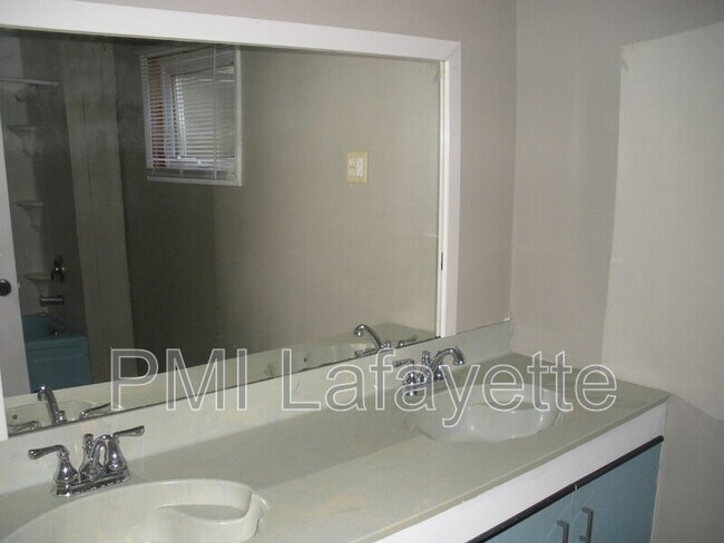 Foto del edificio - 605 N Perry St