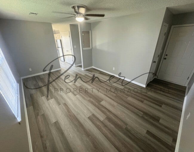 Building Photo - 102 Sky Vue Dr