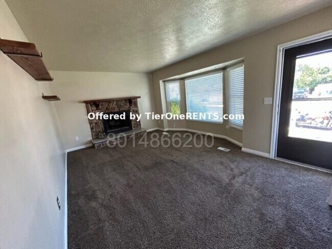 Foto del edificio - This property offers a NO DEPOSIT option available for qualified renters!