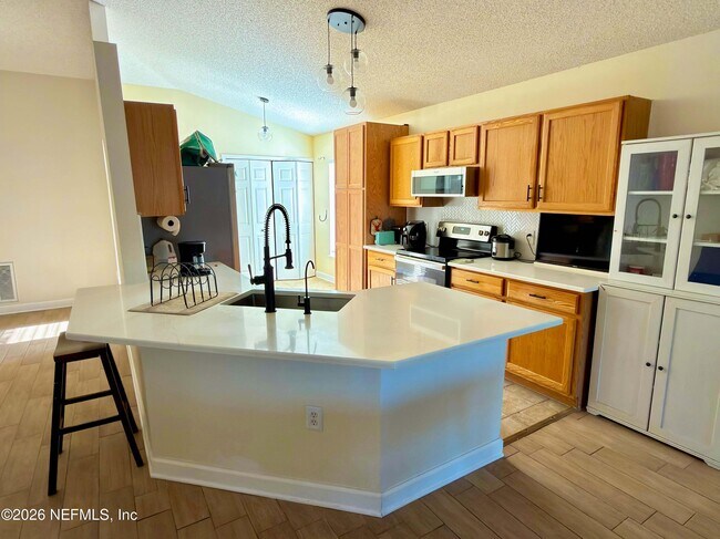 Foto del edificio - 3411 Glenn Hollow Ct