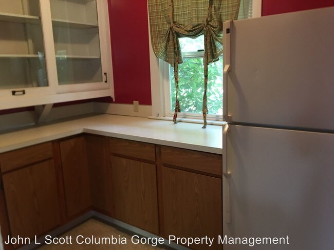 Foto del edificio - 4 br, 1 bath House - 2604 Wy' East Rd.