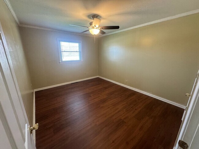 Building Photo - 1bed/1ba duplex downtown Landis very Nice ...