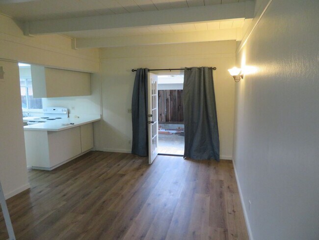 Foto del edificio - 3 bed 1.5 bath Home upper westside