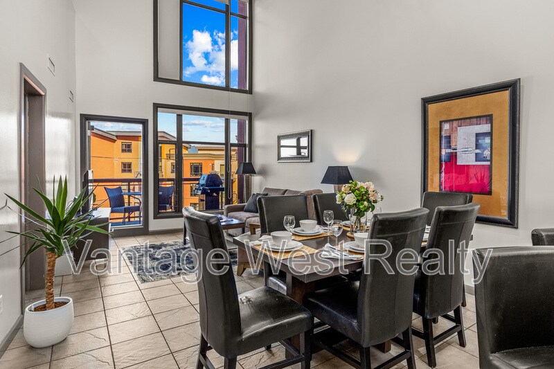 Photo principale - 654-654 Cook Rd