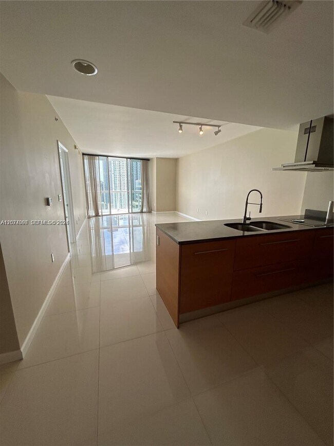 Foto del edificio - 495 Brickell Ave