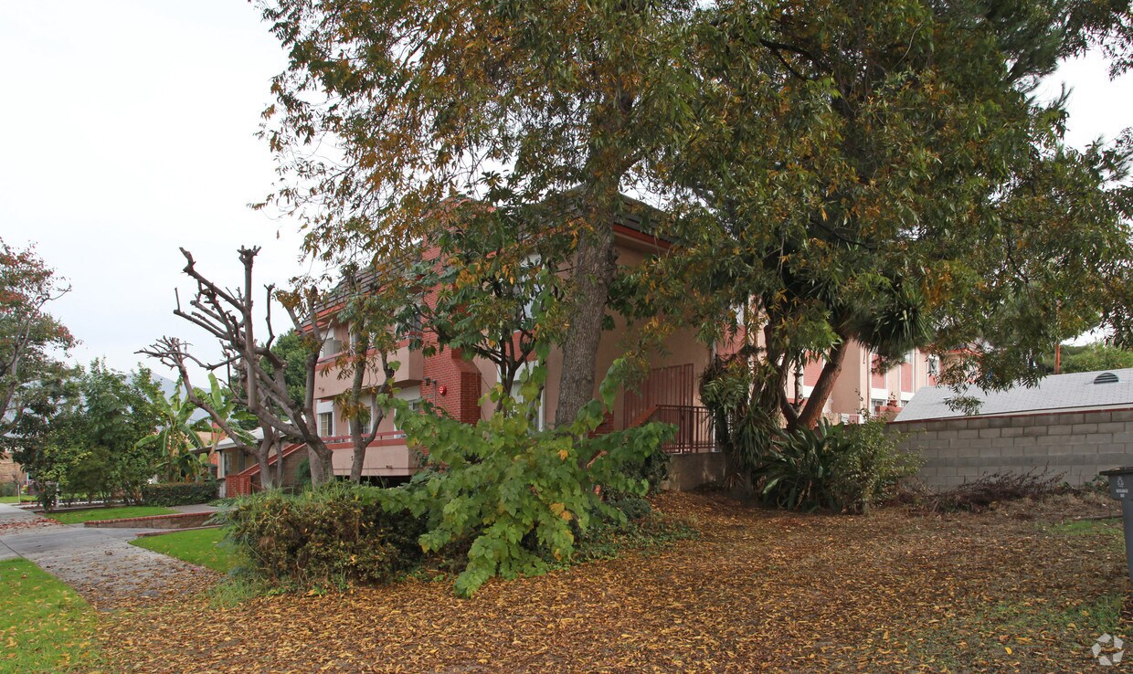 Foto del edificio - 510 Justin Ave