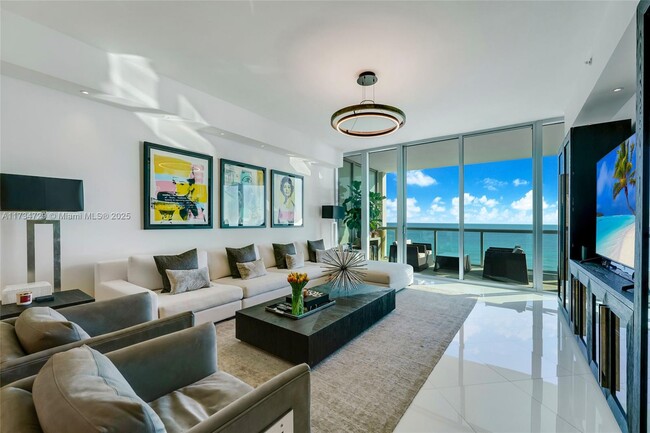 Foto del edificio - 6799 Collins Ave