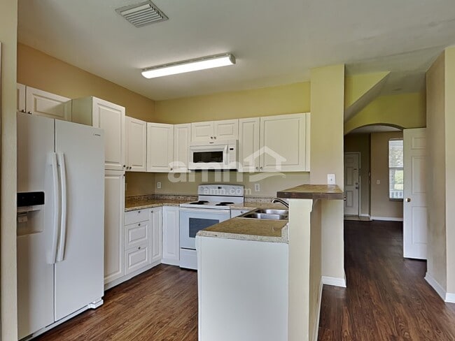 Building Photo - 510 Golden Tree Place