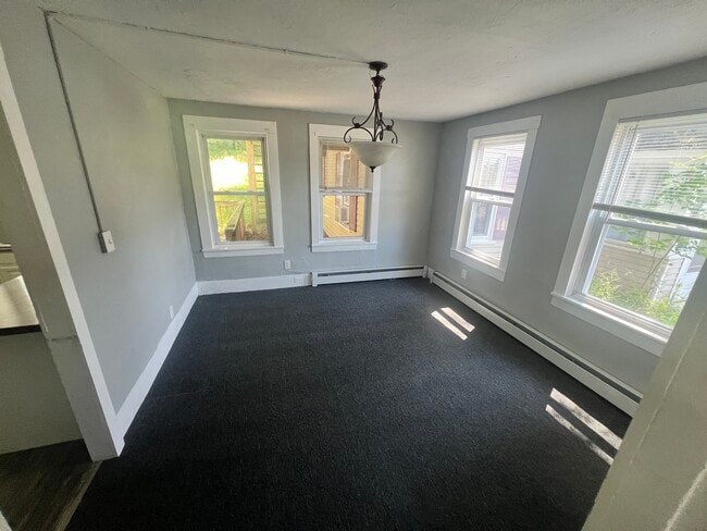 Dinning - 18 Lovewell St