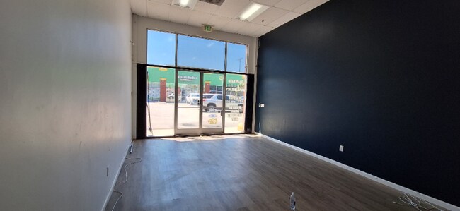 Foto del edificio - 8332 Sepulveda Blvd