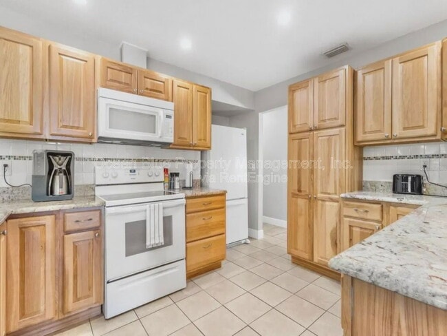 Foto del edificio - 5247 76th St N