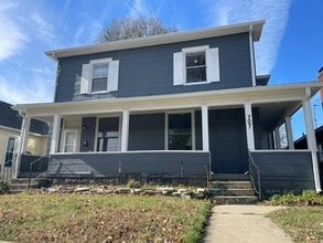 Building Photo - 707 S 17th St