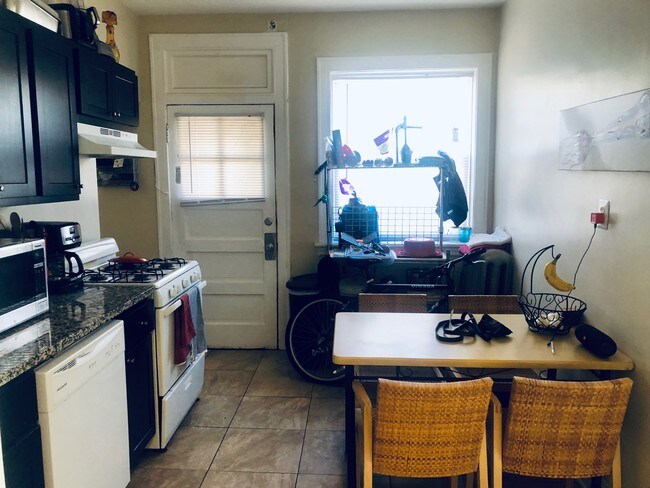 Building Photo - 4821 N Springfield Ave