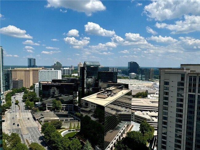 Foto del edificio - 3324 Peachtree Rd NE