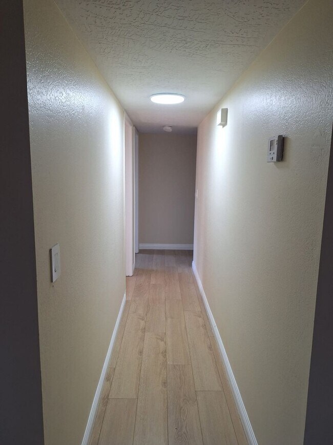 Foto del edificio - Redlands 2 bedroom 2 bath downstairs unit with large patio
