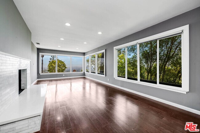 Foto del edificio - 1438 Davies Dr
