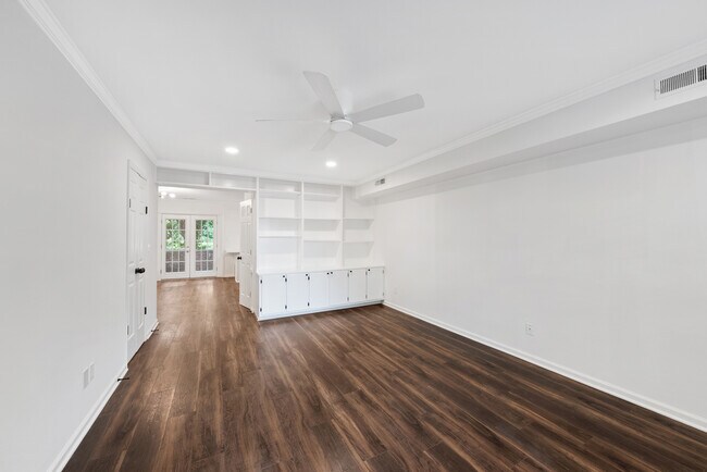 Building Photo - 3749 Yorktown Pl