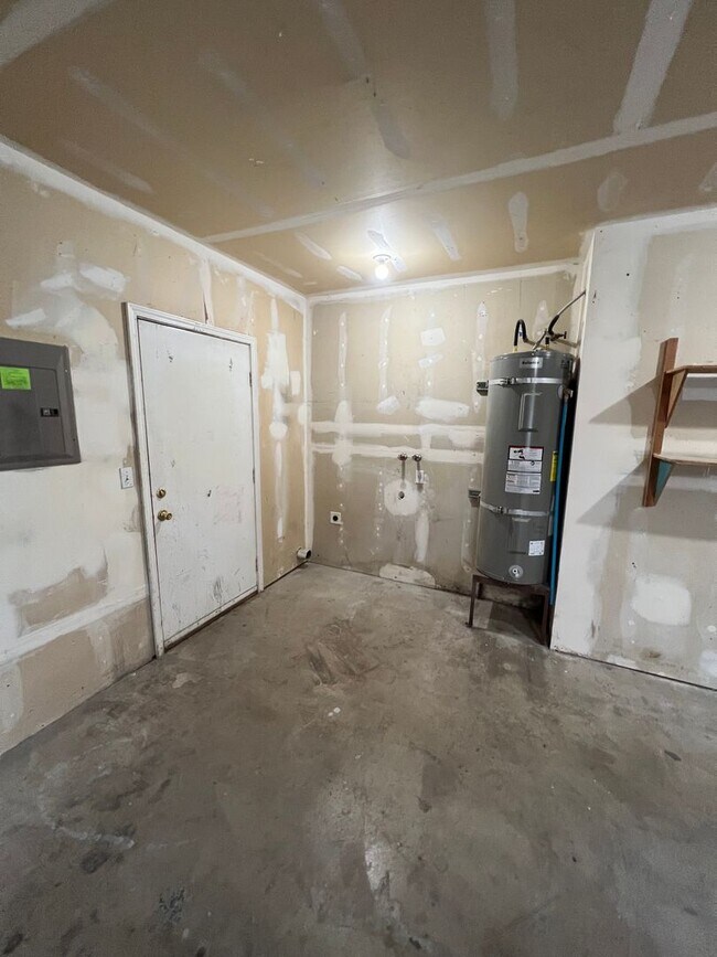 Foto del edificio - 1-bedroom 1-Bathroom Duplex