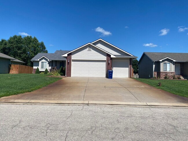 Building Photo - Beautiful  Home with 3 Car Garage and Fenced Yard -$750 Off 1st Months Rent