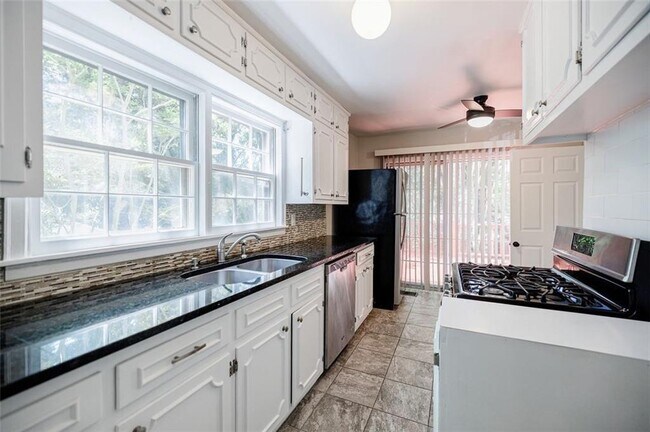 Foto del edificio - 1716 Beacon Hill Blvd NE