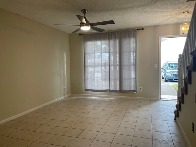 Building Photo - 2/1.5 Fletcher Mill Townhouse $1550/month Available 6/20/2026