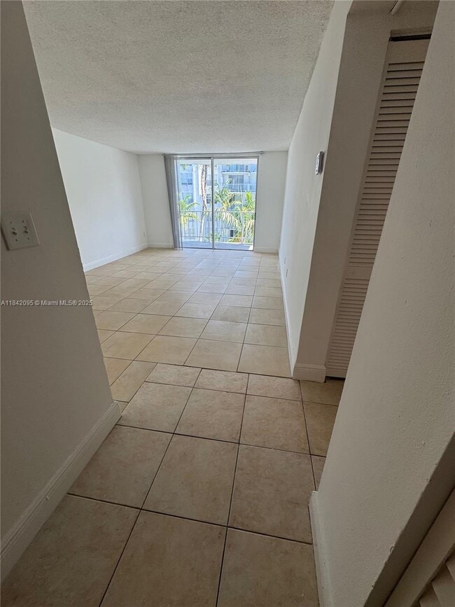 Building Photo - 488 NW 165th St