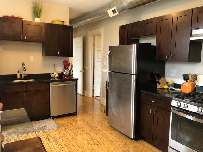 Building Photo - 1257 W Schubert Ave