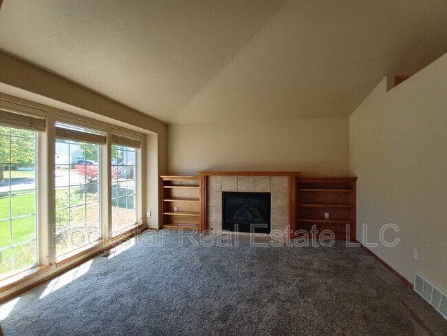 Building Photo - 6720 S Moran View St