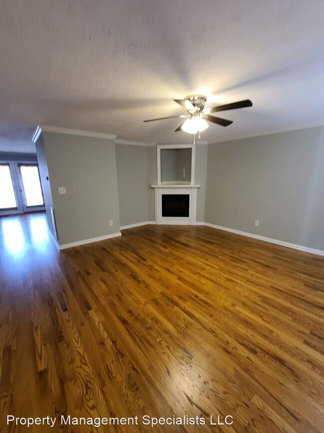 Building Photo - 3 br, 4 bath House - 720 Wyndhurst Dr.