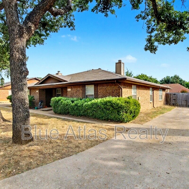 Foto principal - 7016 Lincoln Dr