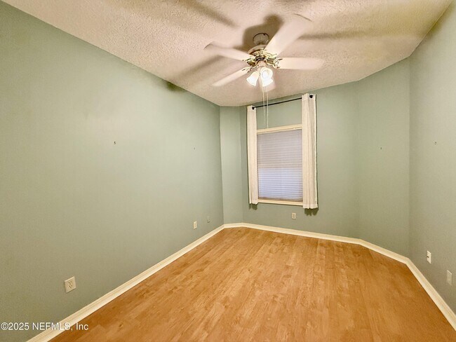 Building Photo - 2099 Winterbourne N