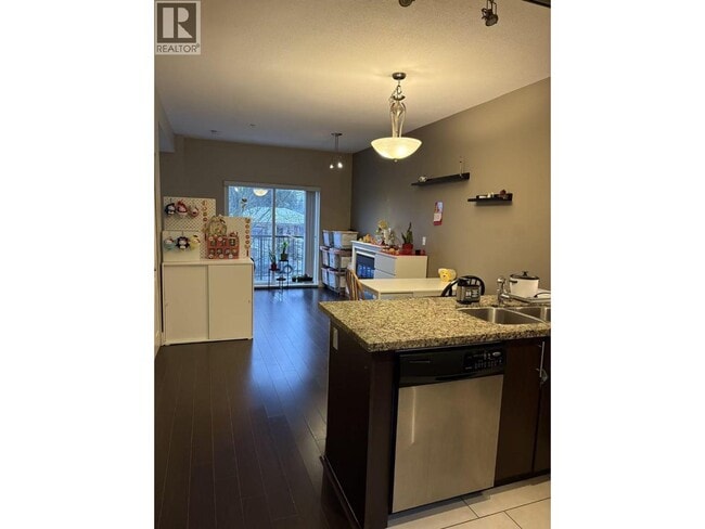 Photo du bâtiment - 5211 Irmin St