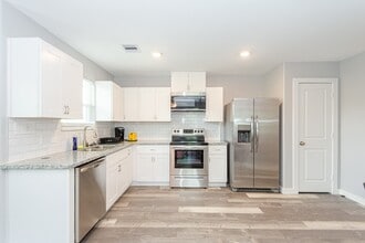 Building Photo - 618 Maple Way