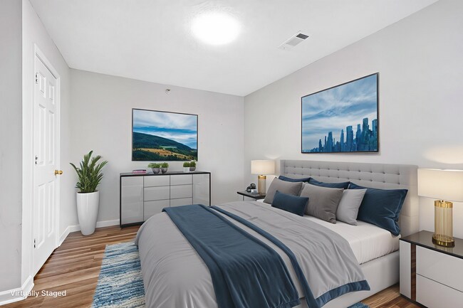 Foto del edificio - University Woods Retreat: 4 BR/4 Bath minutes to NCSU!