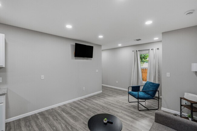 Foto del edificio - 2306 E Houston St