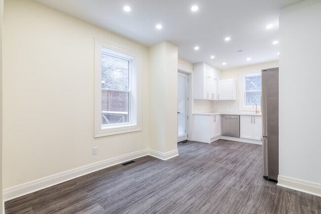 Building Photo - 8 Draper St