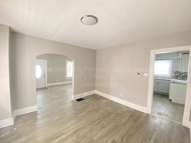 Foto del edificio - 1004 W Fairview Ave