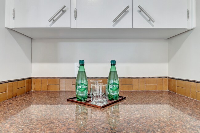 Building Photo - 3720 W Grandview Ave