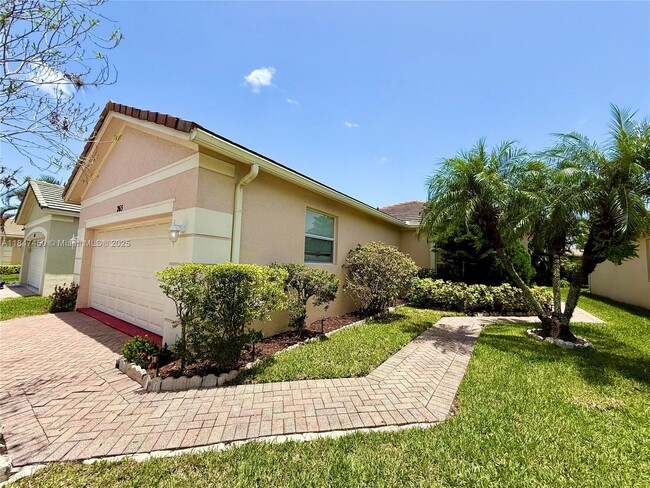 Building Photo - 265 SW Coconut Key Way