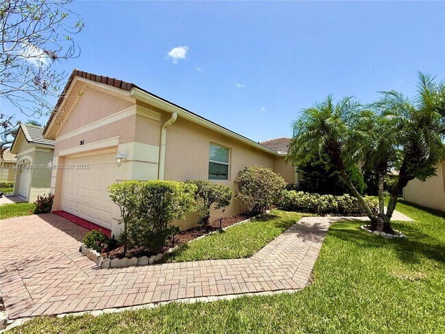Foto del edificio - 265 SW Coconut Key Way