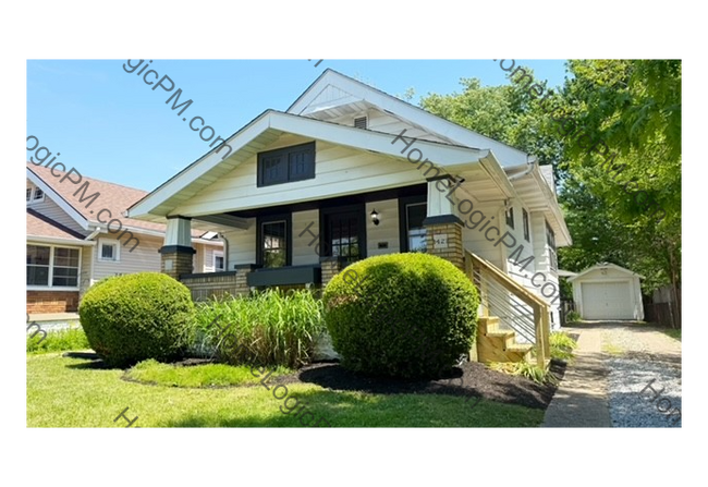 NEAR EASTSIDE 2BR BUNGALOW RECENTLY UPDATED! - NEAR EASTSIDE 2BR BUNGALOW RECENTLY UPDATED! House