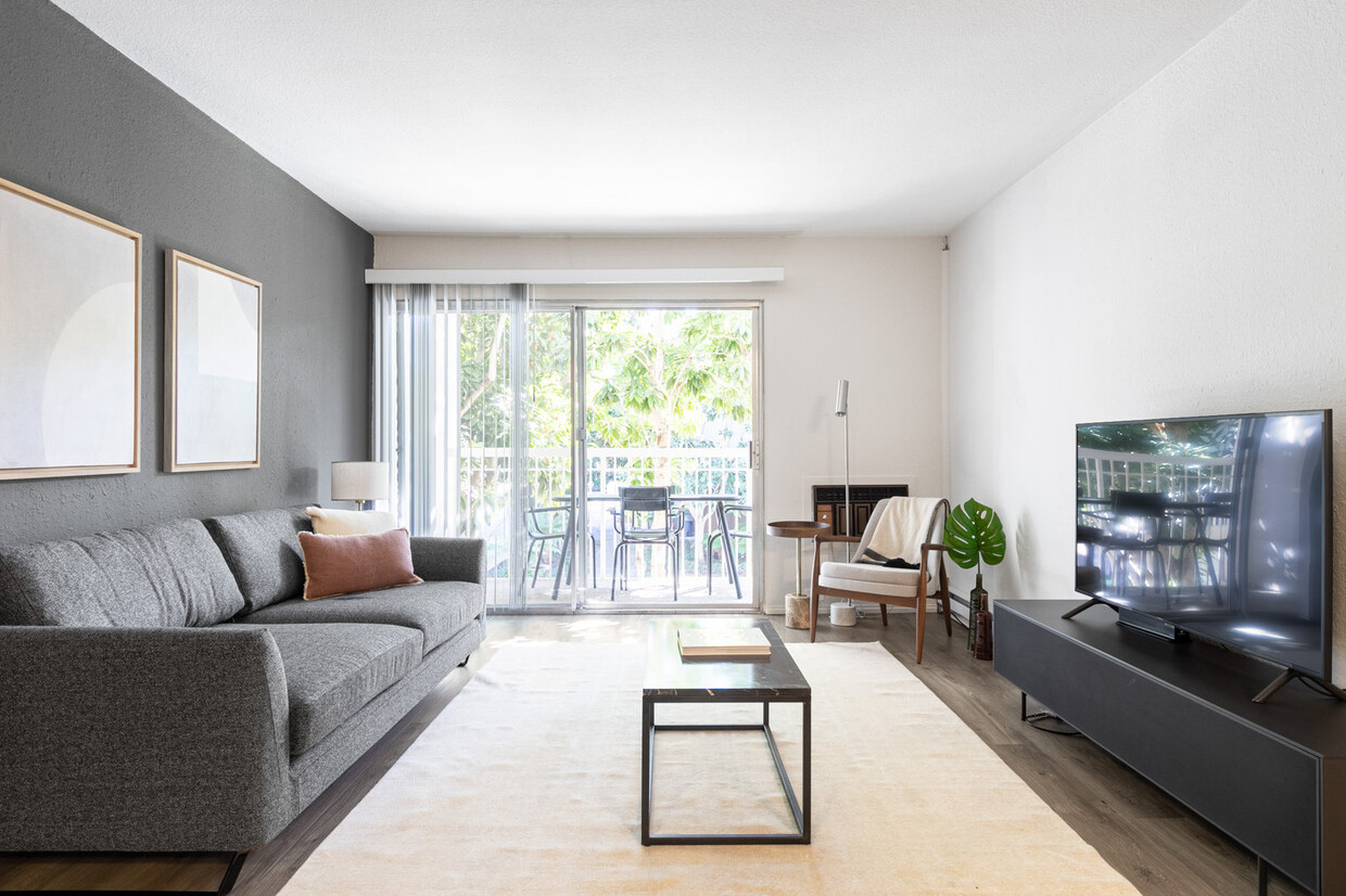 Foto principal - 555 W Middlefield Rd